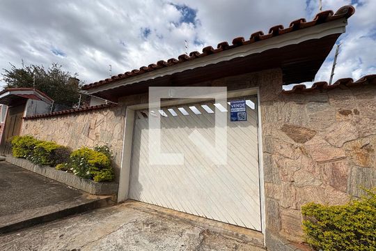Fachada e Placa de casa à venda com 3 quartos, 750m² em Parque Sao Luiz, Jundiaí