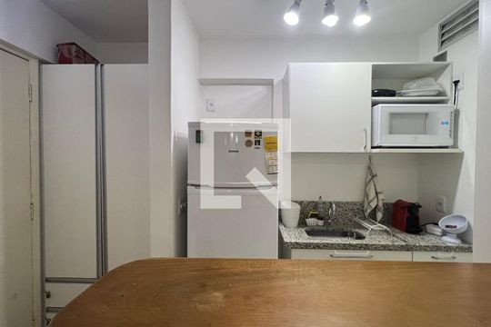 Cozinha de kitnet/studio à venda com 1 quarto, 30m² em Jardim Paulista, São Paulo