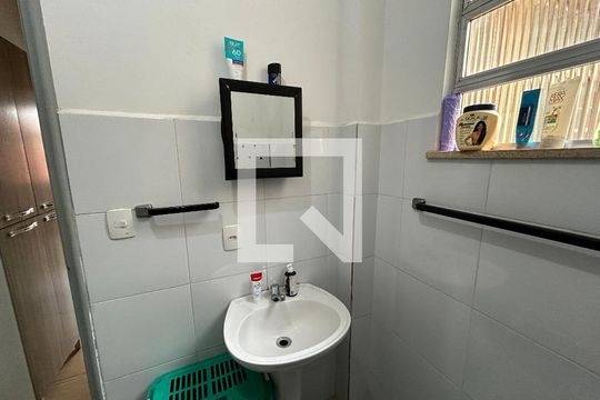 Banheiro de apartamento à venda com 2 quartos, 65m² em Higienópolis, Rio de Janeiro