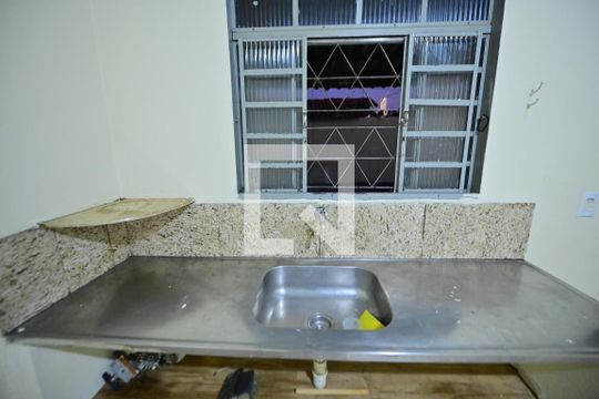 Cozinha de casa para alugar com 2 quartos, 80m² em Setor Sul, Goiânia