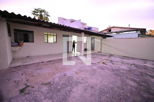 Área comum de casa para alugar com 2 quartos, 80m² em Setor Sul, Goiânia