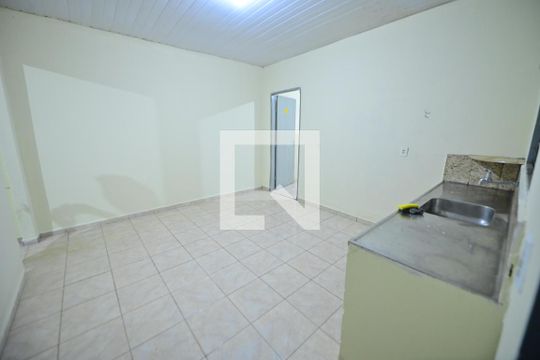 Cozinha de casa para alugar com 2 quartos, 80m² em Setor Sul, Goiânia