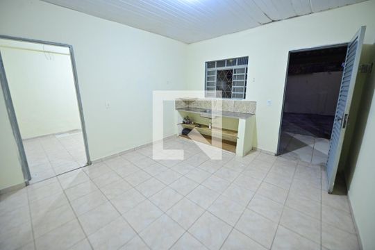 Cozinha de casa para alugar com 2 quartos, 80m² em Setor Sul, Goiânia