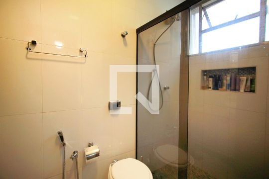 Banheiro da Suíte 2 de apartamento à venda com 4 quartos, 180m² em Buritis, Belo Horizonte