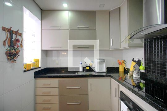 Cozinha de apartamento à venda com 4 quartos, 180m² em Buritis, Belo Horizonte
