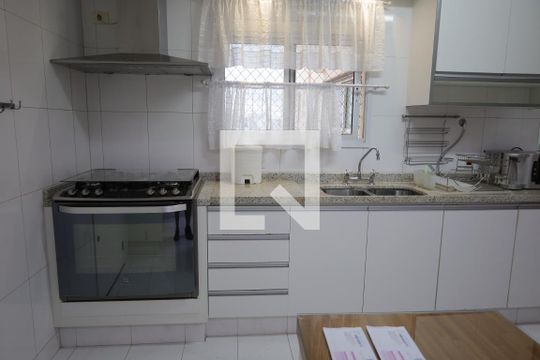 Cozinha de apartamento para alugar com 6 quartos, 326m² em Jardim Campo Grande, São Paulo