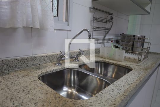 Cozinha de apartamento para alugar com 6 quartos, 326m² em Jardim Campo Grande, São Paulo