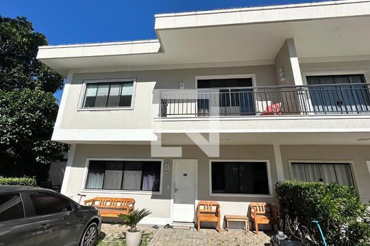 Fachada de casa de condomínio à venda com 3 quartos, 130m² em Vargem Grande, Rio de Janeiro