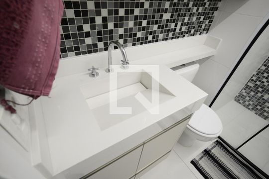 Banheiro de apartamento à venda com 2 quartos, 61m² em Liberdade, São Paulo