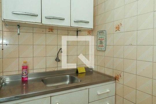 Cozinha de apartamento à venda com 1 quarto, 35m² em Floresta, Porto Alegre