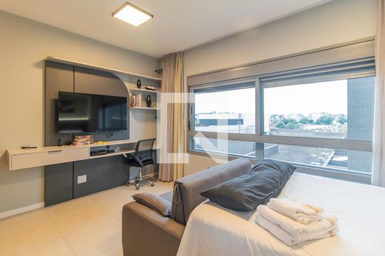 Sala/Quarto de apartamento à venda com 1 quarto, 35m² em Teresópolis, Porto Alegre
