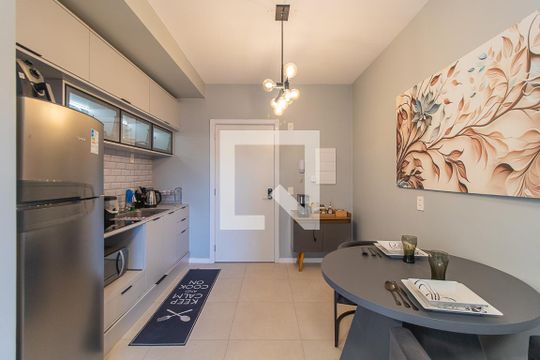 Cozinha de apartamento à venda com 1 quarto, 35m² em Teresópolis, Porto Alegre