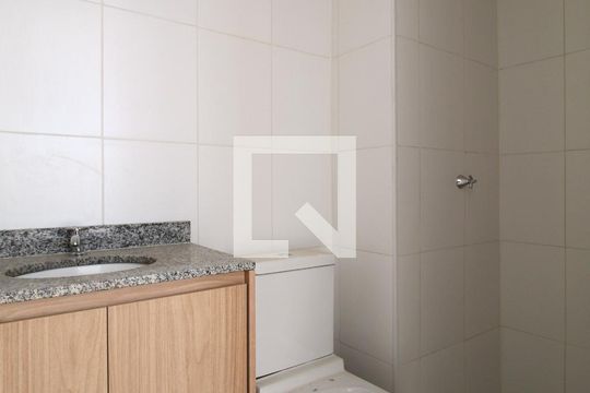 Banheiro da Suíte de apartamento para alugar com 1 quarto, 26m² em Vila Olímpia, São Paulo