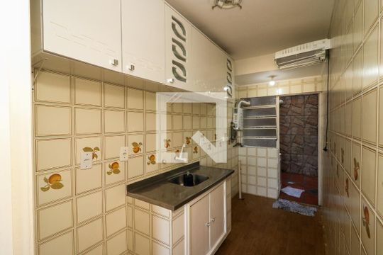 Cozinha de apartamento à venda com 2 quartos, 56m² em Santa Tereza, Porto Alegre