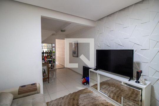 Sala de casa à venda com 2 quartos, 103m² em Jardim Trussardi, São Paulo