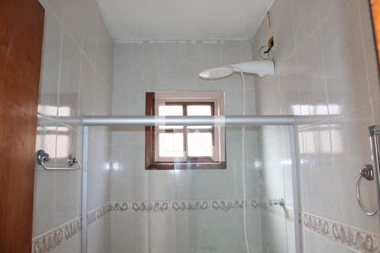 Banheiro da Suíte 1 de casa de condomínio para alugar com 3 quartos, 120m² em Jardim Nova Coimbra, Cotia