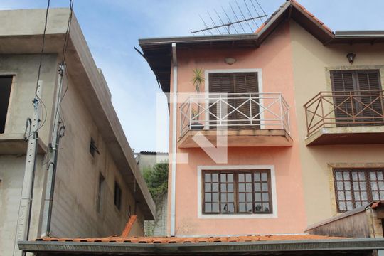 Fachada de casa de condomínio para alugar com 3 quartos, 120m² em Jardim Nova Coimbra, Cotia