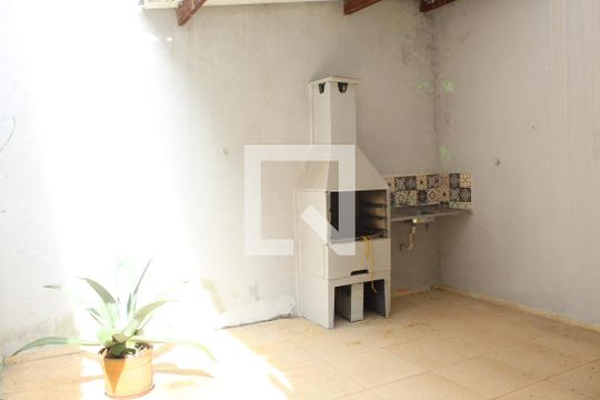 Quintal de casa de condomínio para alugar com 3 quartos, 120m² em Jardim Nova Coimbra, Cotia