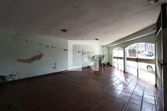 Garagem de casa à venda com 3 quartos, 176m² em Santa Maria, Santo André