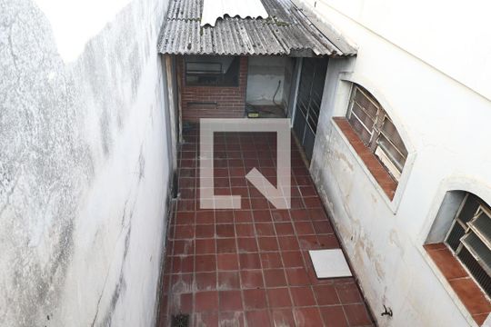 Quintal de casa à venda com 3 quartos, 176m² em Santa Maria, Santo André