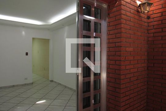 Casa para alugar com 3 quartos, 125m² em Remédios, Osasco