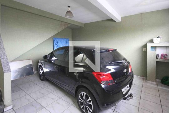 Garagem de casa à venda com 3 quartos, 138m² em Vila Industrial, São Paulo