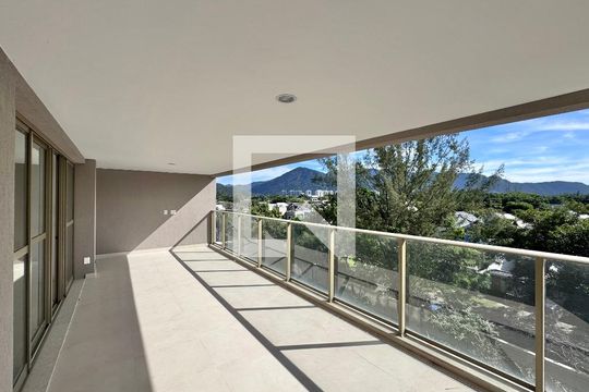 Varanda de apartamento à venda com 4 quartos, 188m² em Barra da Tijuca, Rio de Janeiro
