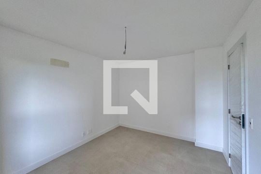 Quarto 1 de apartamento à venda com 4 quartos, 188m² em Barra da Tijuca, Rio de Janeiro