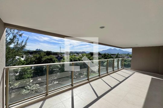 Varanda de apartamento à venda com 4 quartos, 188m² em Barra da Tijuca, Rio de Janeiro