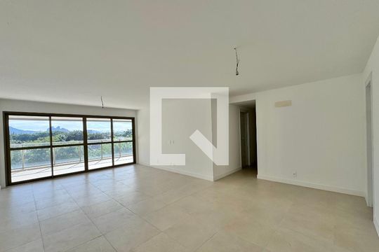 Sala de apartamento à venda com 4 quartos, 188m² em Barra da Tijuca, Rio de Janeiro