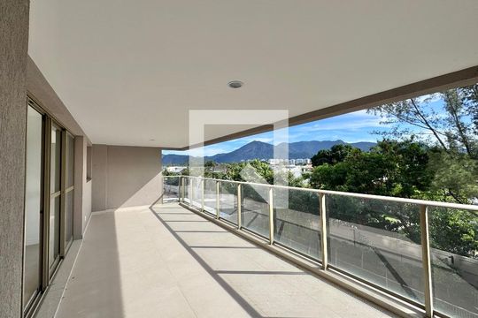Varanda de apartamento à venda com 4 quartos, 188m² em Barra da Tijuca, Rio de Janeiro