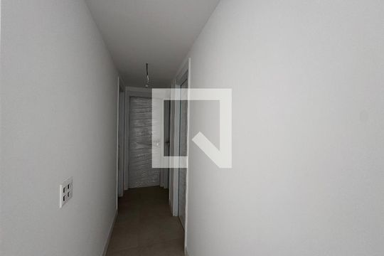 Corredor de apartamento à venda com 3 quartos, 124m² em Barra da Tijuca, Rio de Janeiro