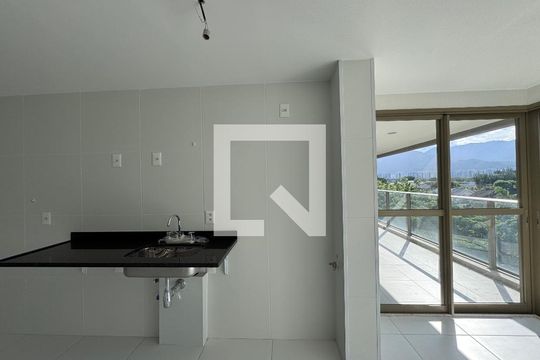 Cozinha  de apartamento à venda com 3 quartos, 124m² em Barra da Tijuca, Rio de Janeiro