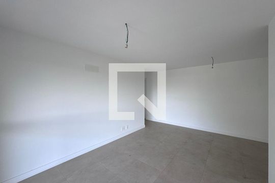 Sala de apartamento à venda com 3 quartos, 124m² em Barra da Tijuca, Rio de Janeiro