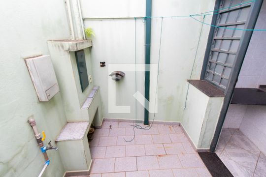 Área de Serviço de casa para alugar com 4 quartos, 390m² em Parque Alto Taquaral, Campinas