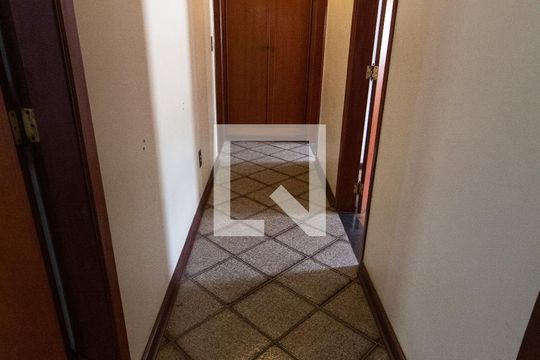 Corredor de casa para alugar com 4 quartos, 390m² em Parque Alto Taquaral, Campinas