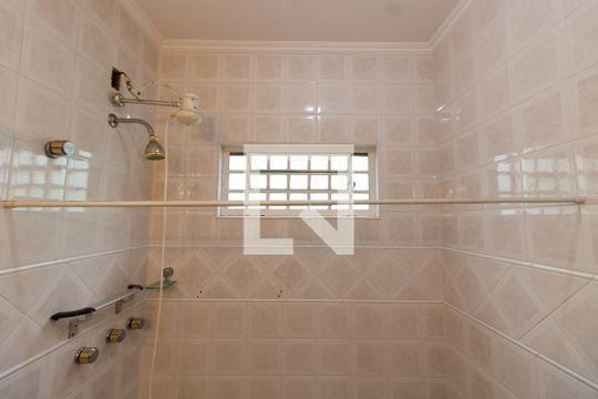 Banheiro da Suíte 4 de casa à venda com 4 quartos, 390m² em Parque Alto Taquaral, Campinas