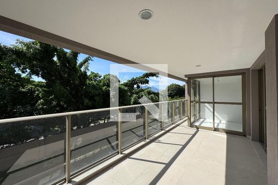Varanda de apartamento à venda com 3 quartos, 121m² em Barra da Tijuca, Rio de Janeiro