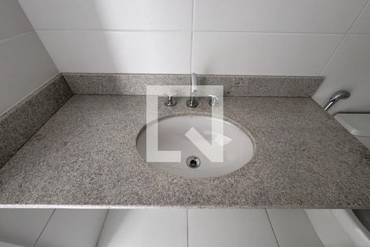 Banheiro Social de apartamento à venda com 3 quartos, 121m² em Barra da Tijuca, Rio de Janeiro