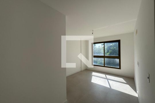 Suíte de apartamento à venda com 3 quartos, 121m² em Barra da Tijuca, Rio de Janeiro
