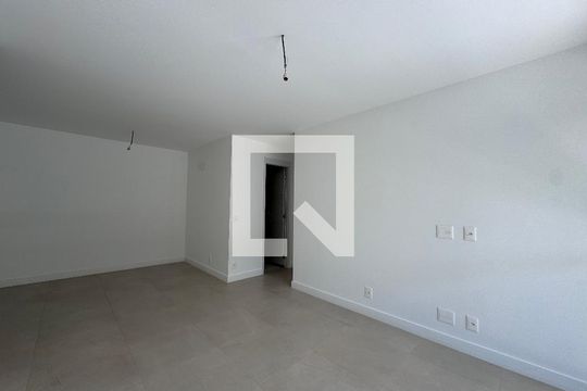 Sala de apartamento à venda com 3 quartos, 121m² em Barra da Tijuca, Rio de Janeiro
