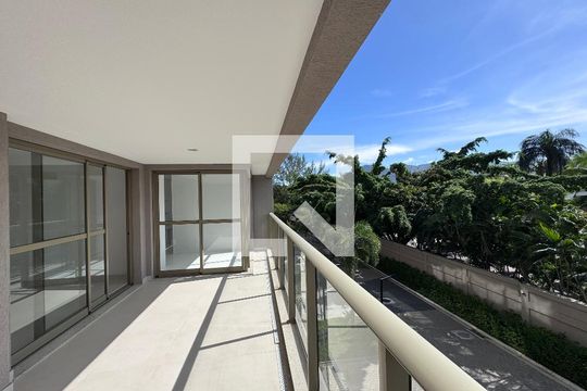 Varanda de apartamento à venda com 3 quartos, 121m² em Barra da Tijuca, Rio de Janeiro