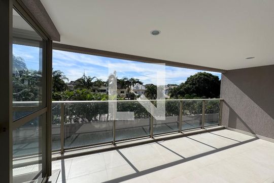 Varanda de apartamento à venda com 3 quartos, 121m² em Barra da Tijuca, Rio de Janeiro