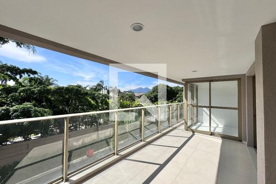 Varanda de apartamento à venda com 3 quartos, 124m² em Barra da Tijuca, Rio de Janeiro