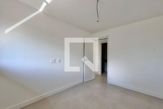 Quarto 1 de apartamento à venda com 3 quartos, 124m² em Barra da Tijuca, Rio de Janeiro