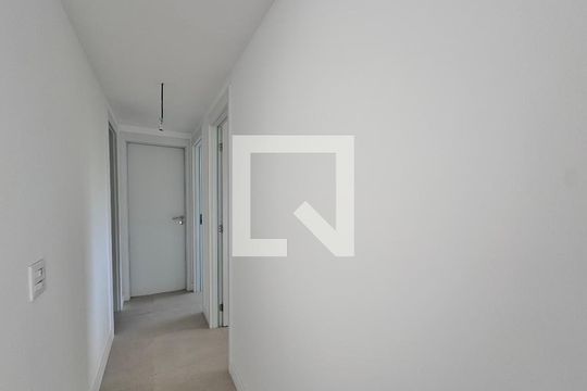 Corredor de apartamento à venda com 3 quartos, 124m² em Barra da Tijuca, Rio de Janeiro