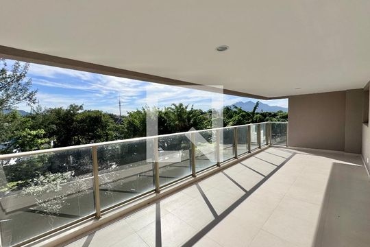 Varanda de apartamento à venda com 4 quartos, 187m² em Barra da Tijuca, Rio de Janeiro