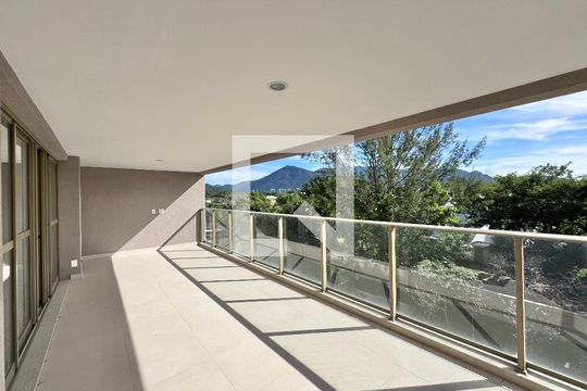 Varanda de apartamento à venda com 4 quartos, 187m² em Barra da Tijuca, Rio de Janeiro