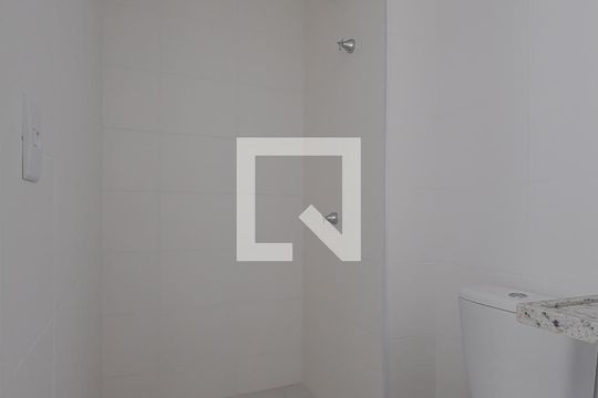 Banheiro da Suíte de kitnet/studio à venda com 1 quarto, 24m² em Pinheiros, São Paulo