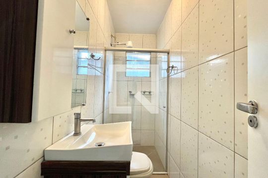 Banheiro de casa para alugar com 1 quarto, 50m² em Parque Jabaquara, São Paulo